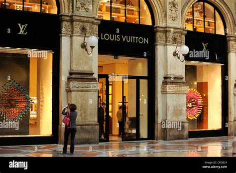 louis vuitton milan ultime notizie|louis vuitton milan italy locations.